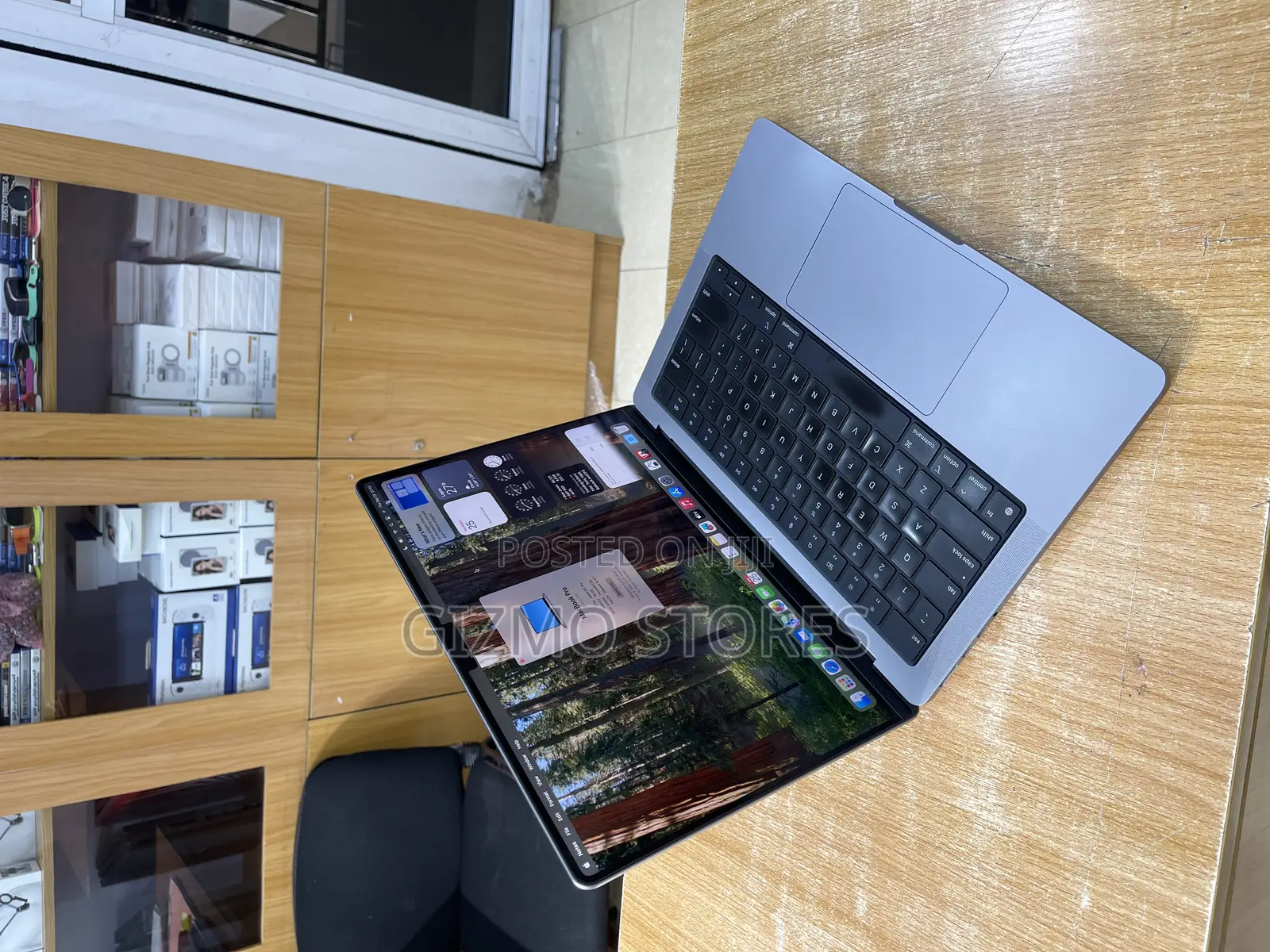 Laptop Apple MacBook Pro 2021 M1 16GB Apple M1 Pro SSD 512GB