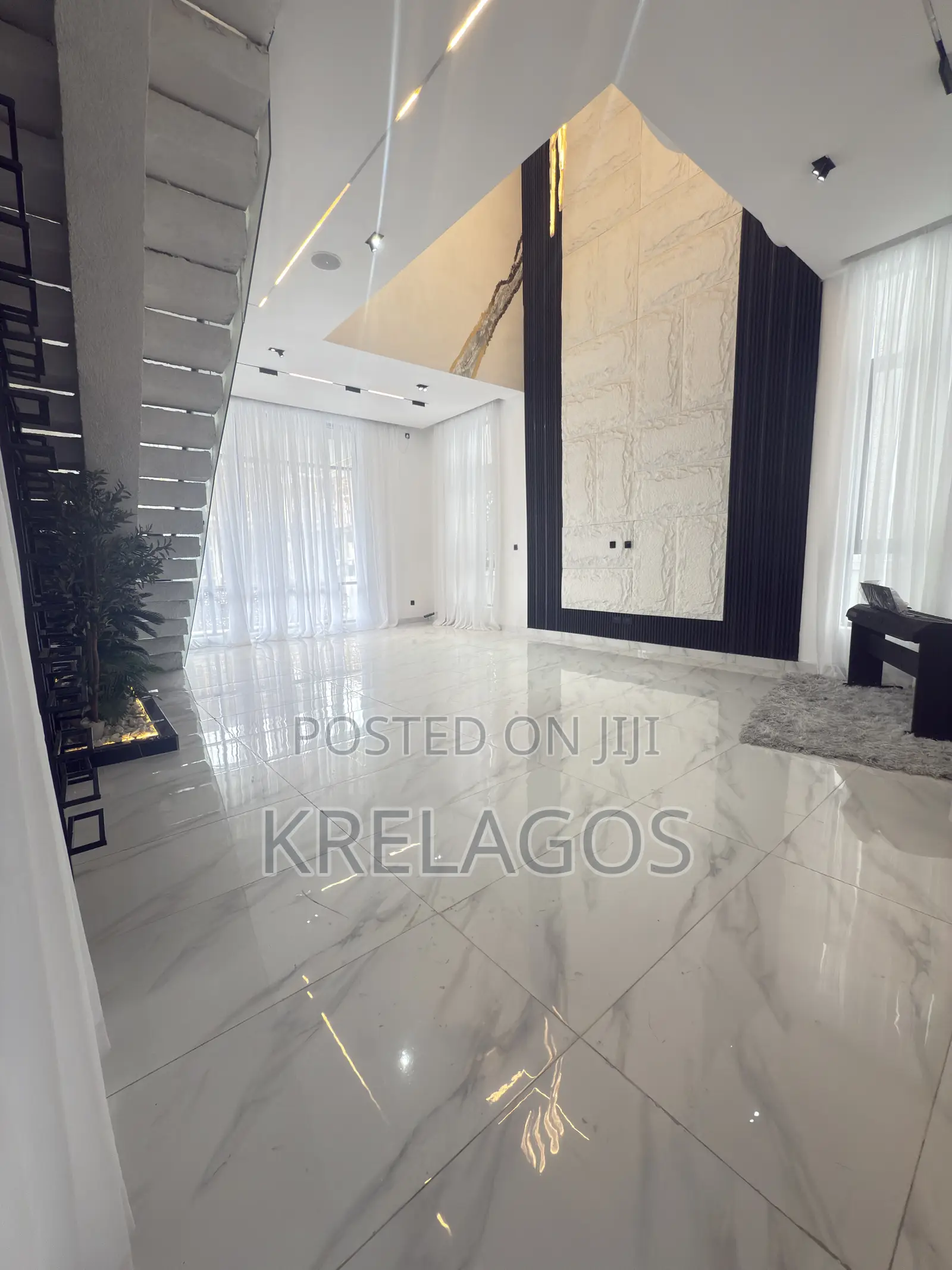 5bdrm Duplex in Chevron Toll Gate for sale