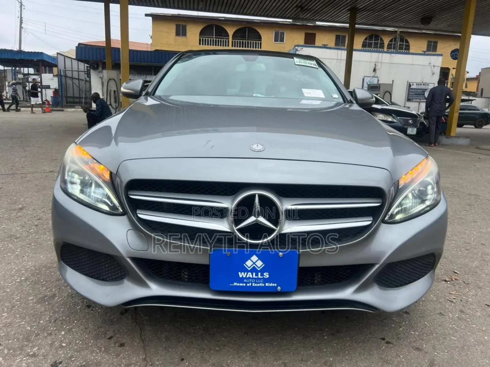 Mercedes-Benz C300 Luxury 4dr AWD 4Matic Sedan (2.0L 4cyl 7A) 2015 Gray