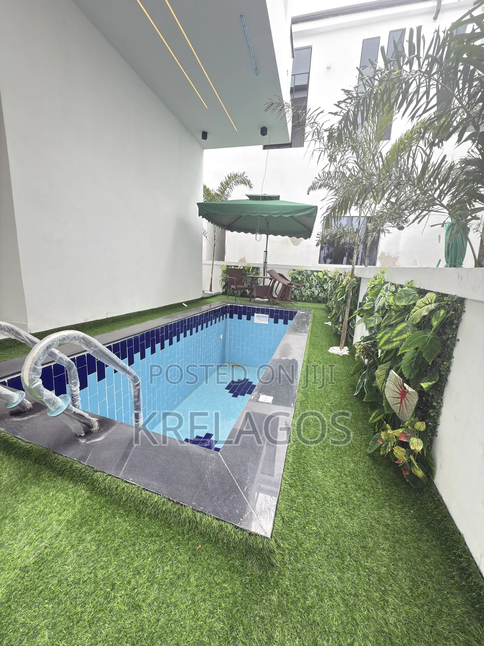 5bdrm Duplex in Chevron Toll Gate for sale