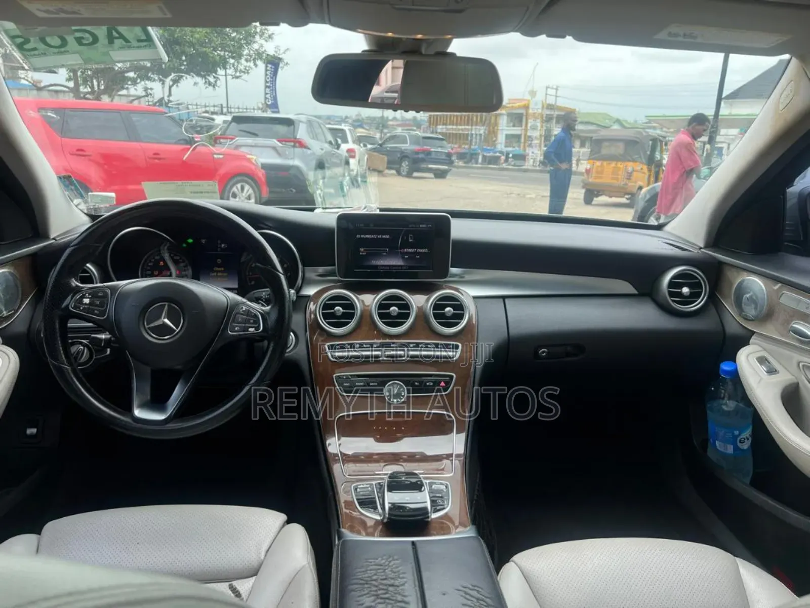 Mercedes-Benz C300 Luxury 4dr AWD 4Matic Sedan (2.0L 4cyl 7A) 2015 Gray