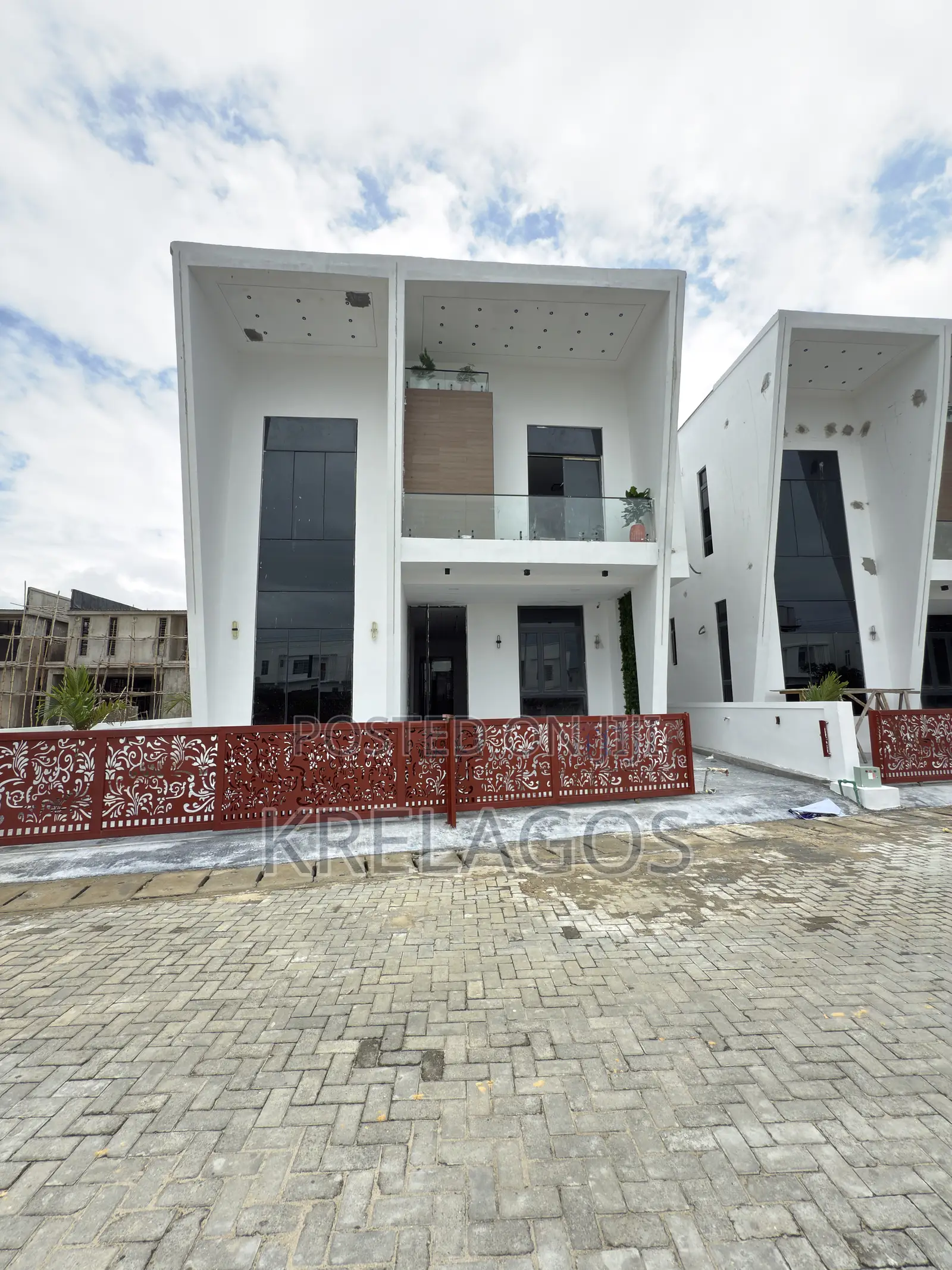5bdrm Duplex in Chevron Toll Gate for sale