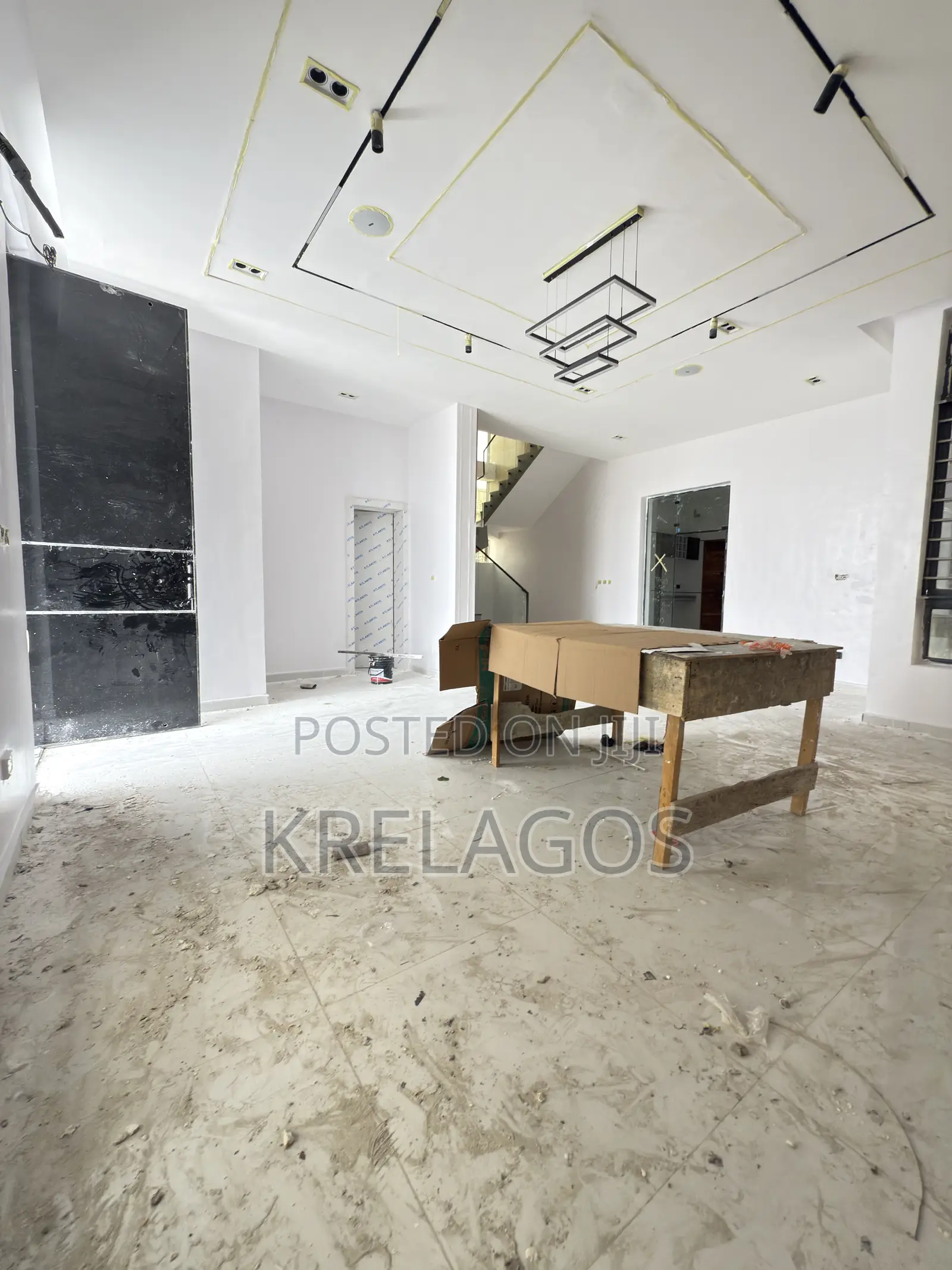 5bdrm Duplex in Chevron Toll Gate for sale