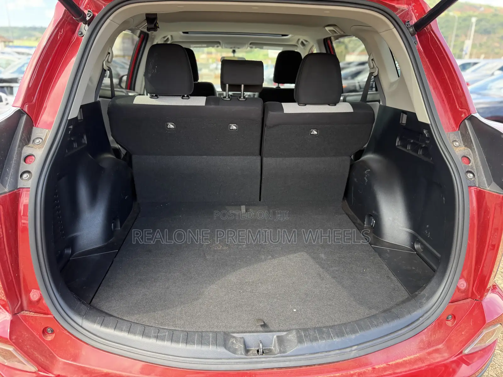 Toyota RAV4 XLE AWD (2.5L 4cyl 6A) 2017 Red