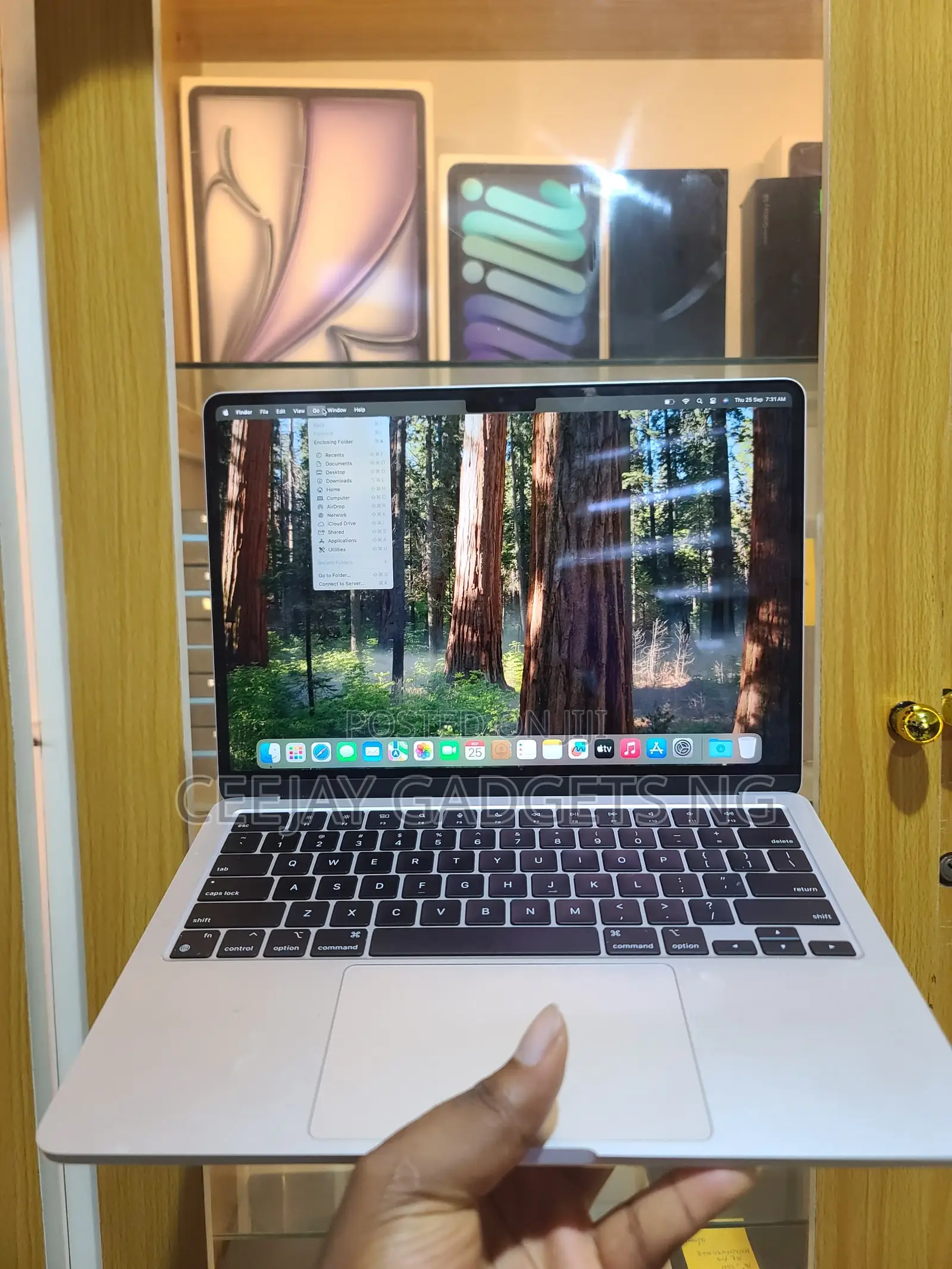 Laptop Apple MacBook Air 2024 M3 13-inch 16GB Apple M3 SSD 256GB