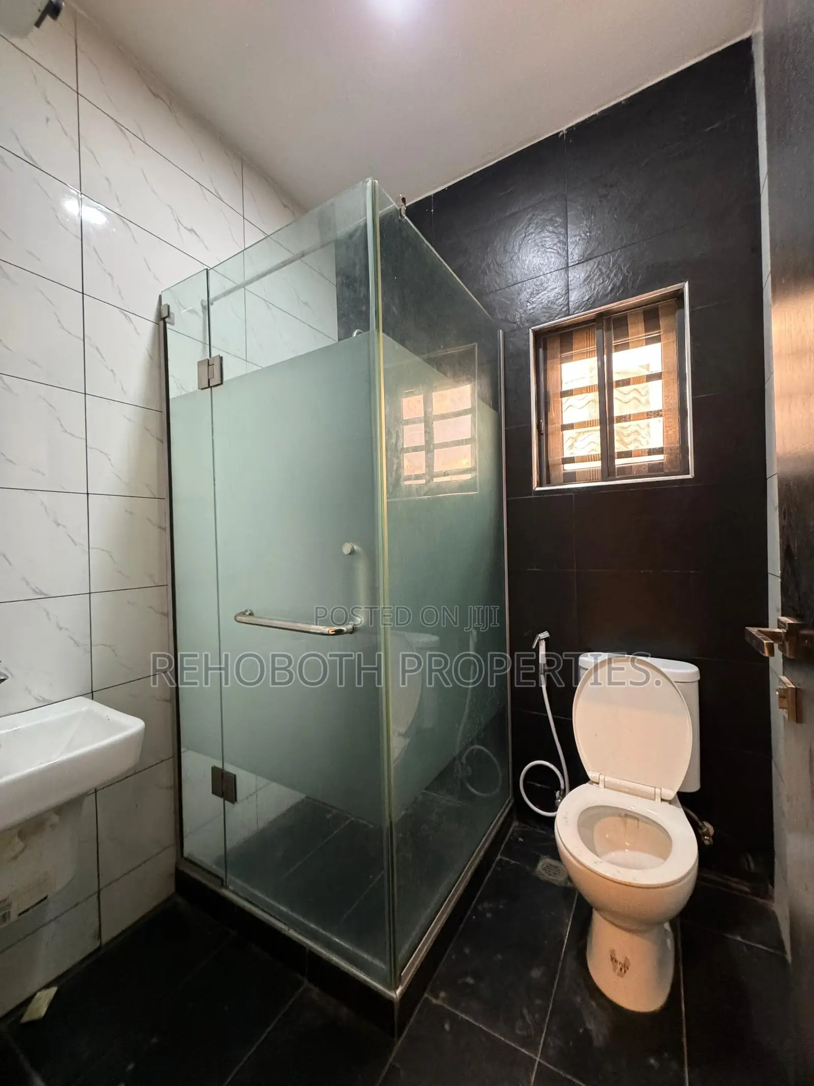 3bdrm Duplex in Calton, Akobo for sale
