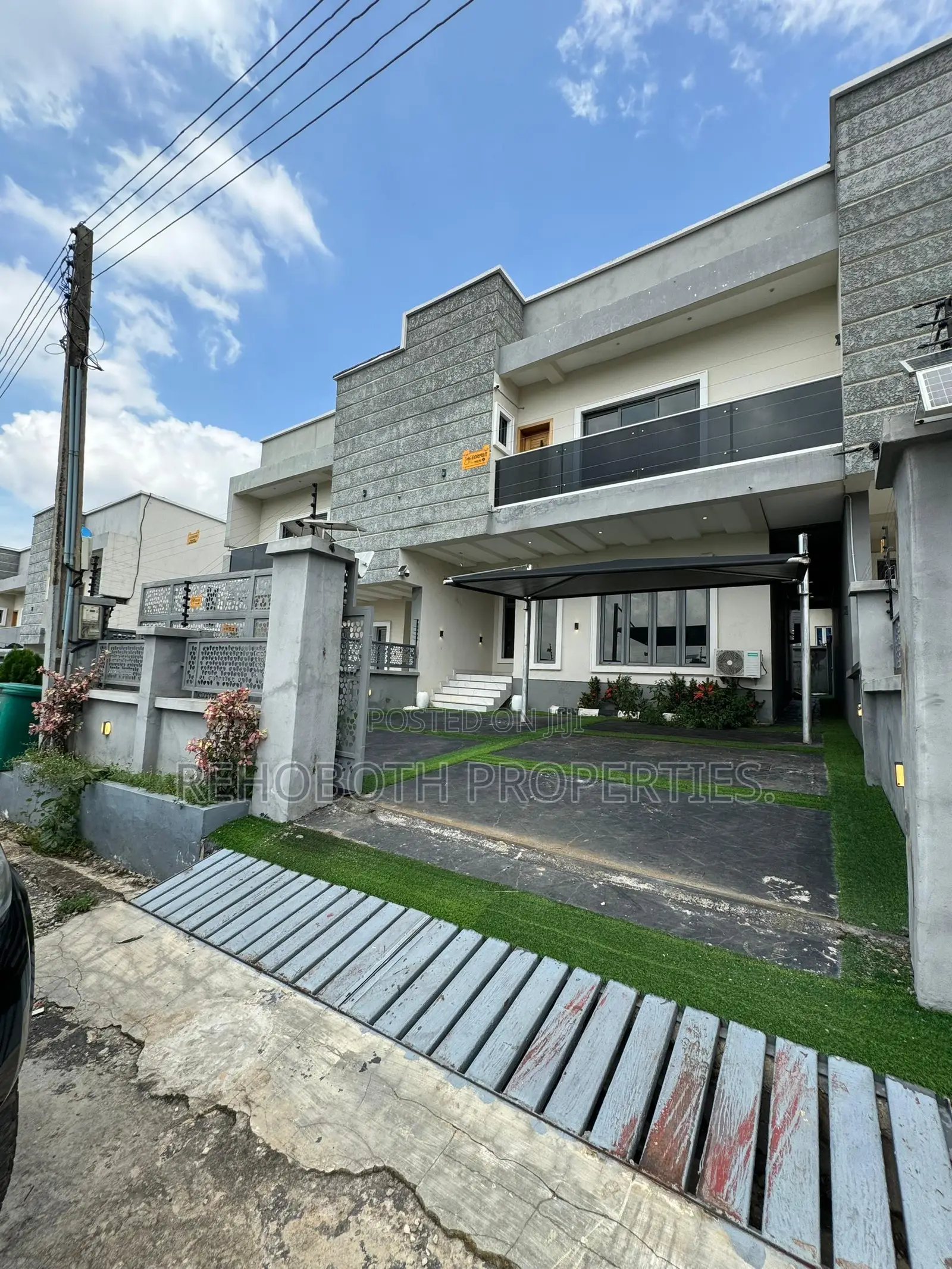 3bdrm Duplex in Calton, Akobo for sale