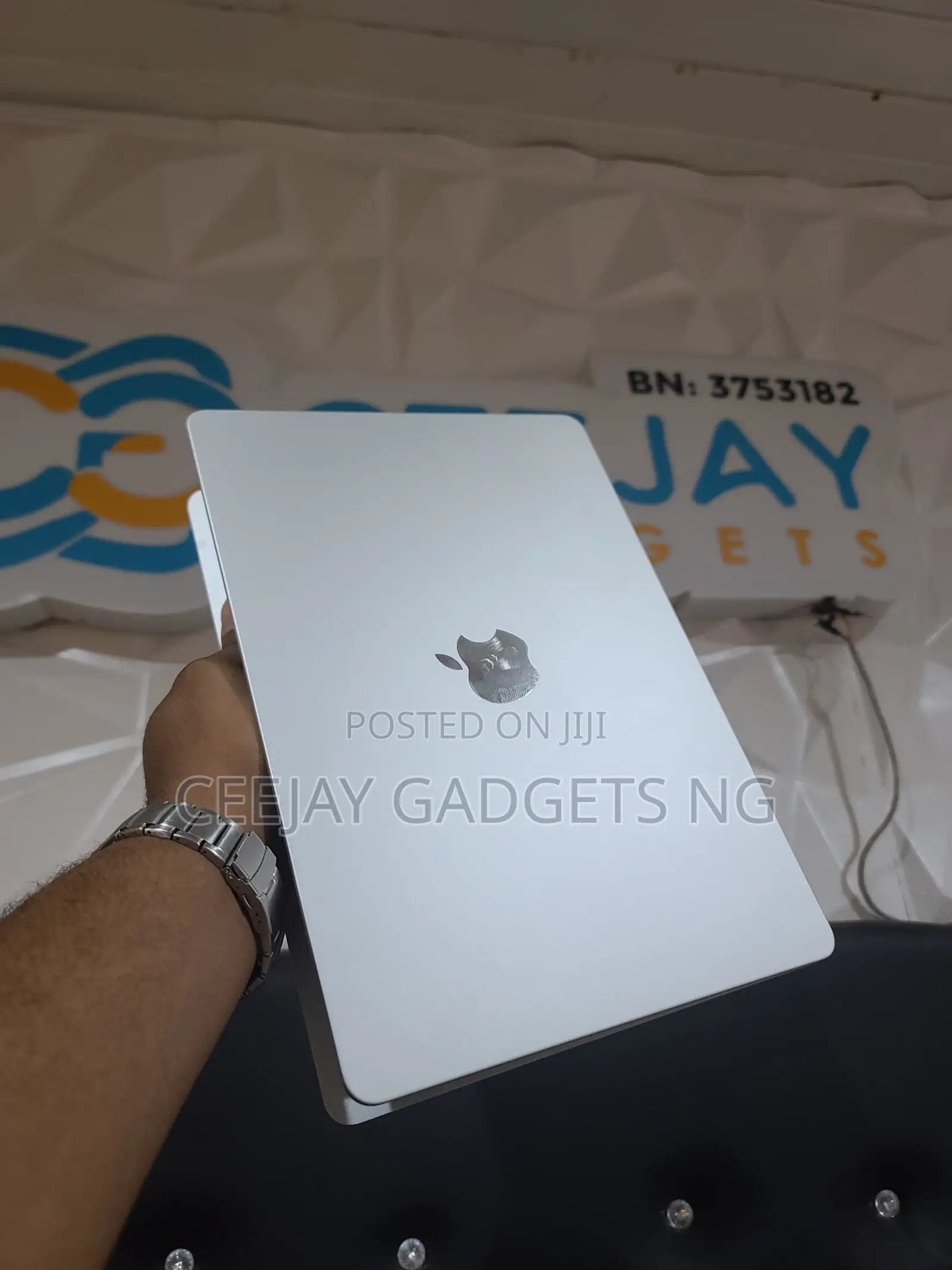 Laptop Apple MacBook Air 2025 M4 13-Inch 16GB Apple M4 SSD 512GB