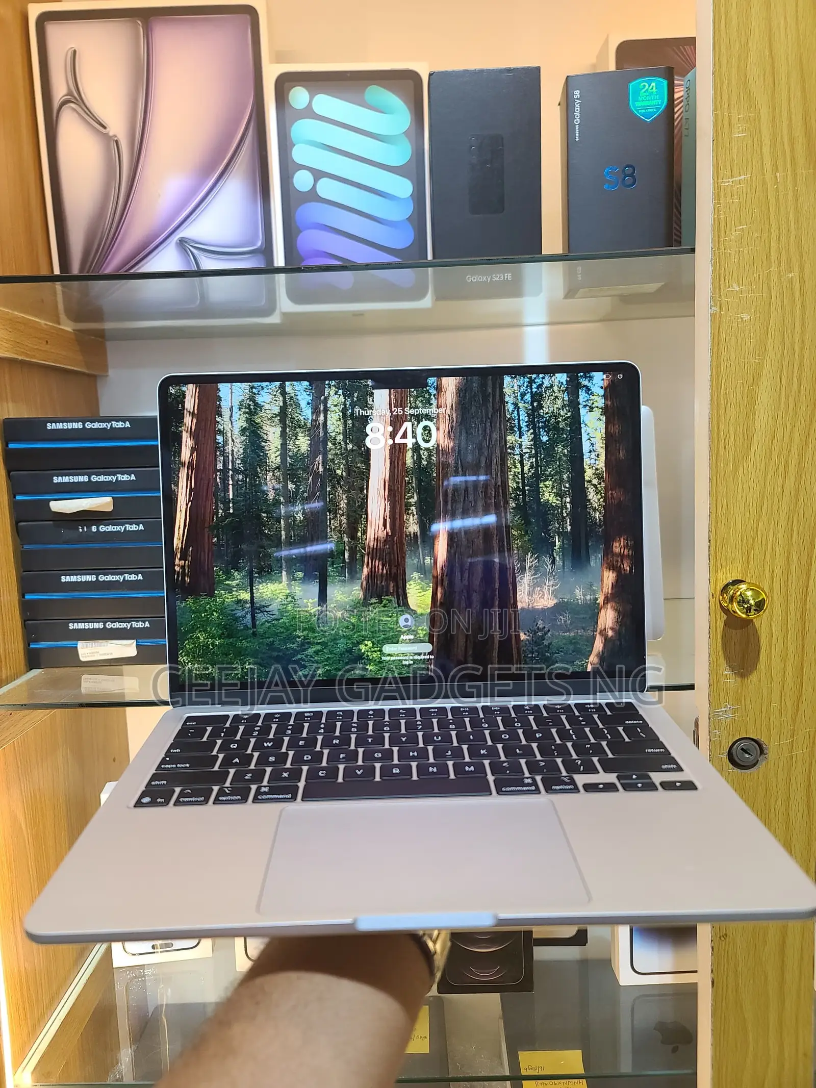 Laptop Apple MacBook Air 2025 M4 13-Inch 16GB Apple M4 SSD 512GB