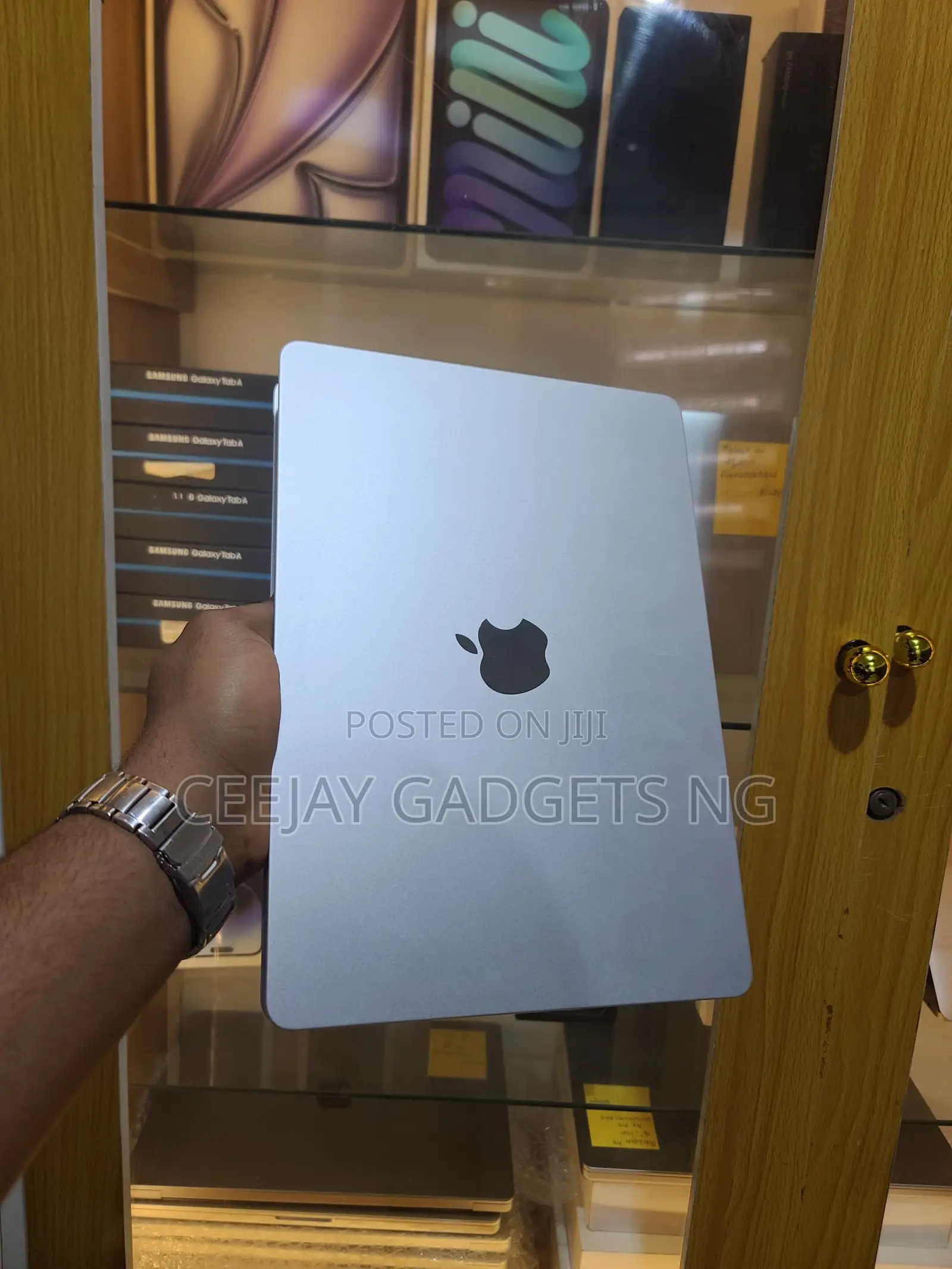 Laptop Apple MacBook Air 2025 M4 13-Inch 16GB Apple M4 SSD 512GB
