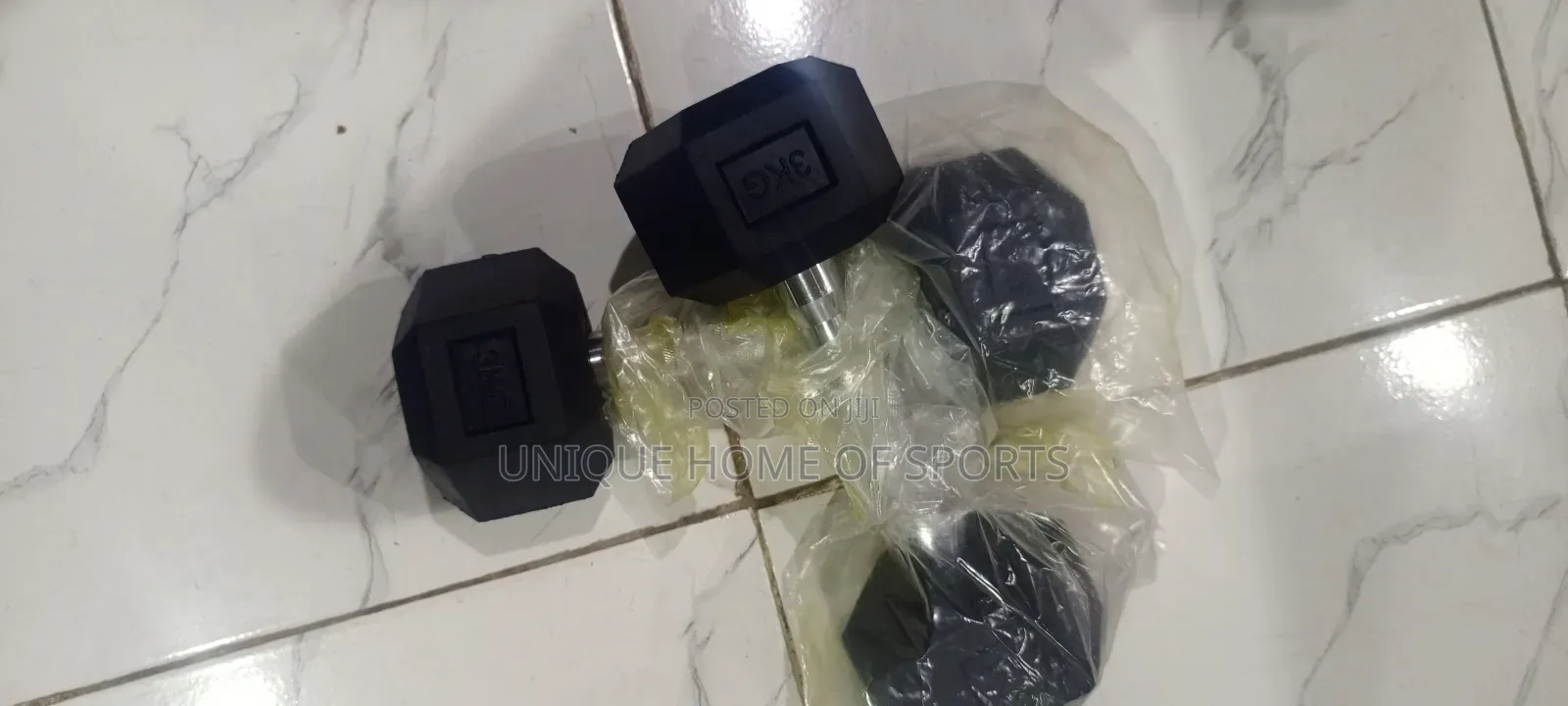 A Pair Of 3kg Hexagon Dumbbell