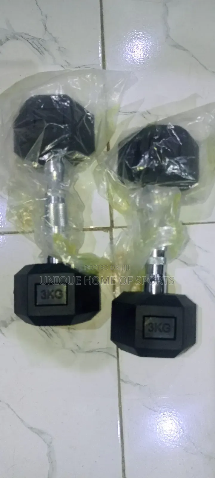 A Pair Of 3kg Hexagon Dumbbell