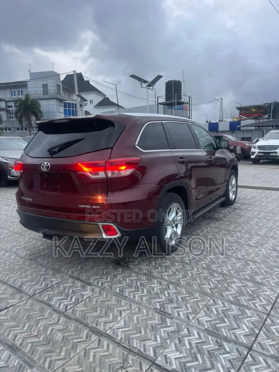 Toyota Highlander Limited Platinum 4dr SUV AWD (3.5L 6cyl 6A) 2015
