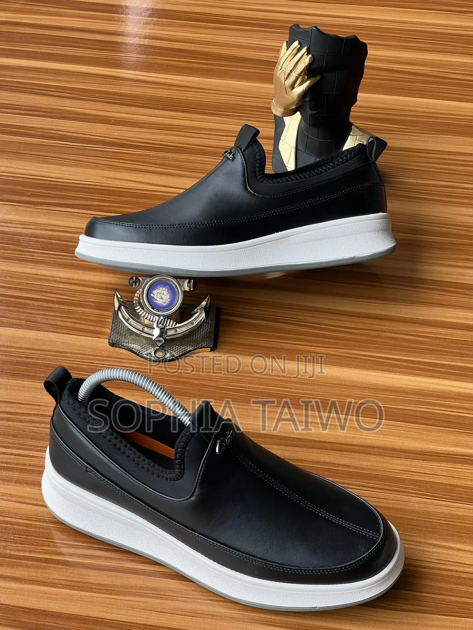 Smooth Clarks