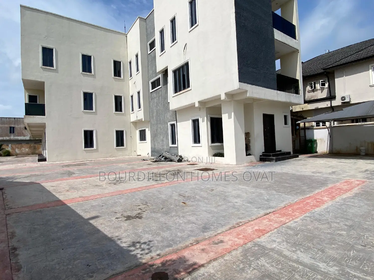 4bdrm Duplex in Sangotedo for sale