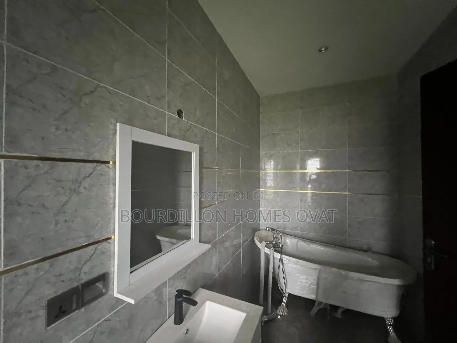 5bdrm Duplex in Sangotedo for sale