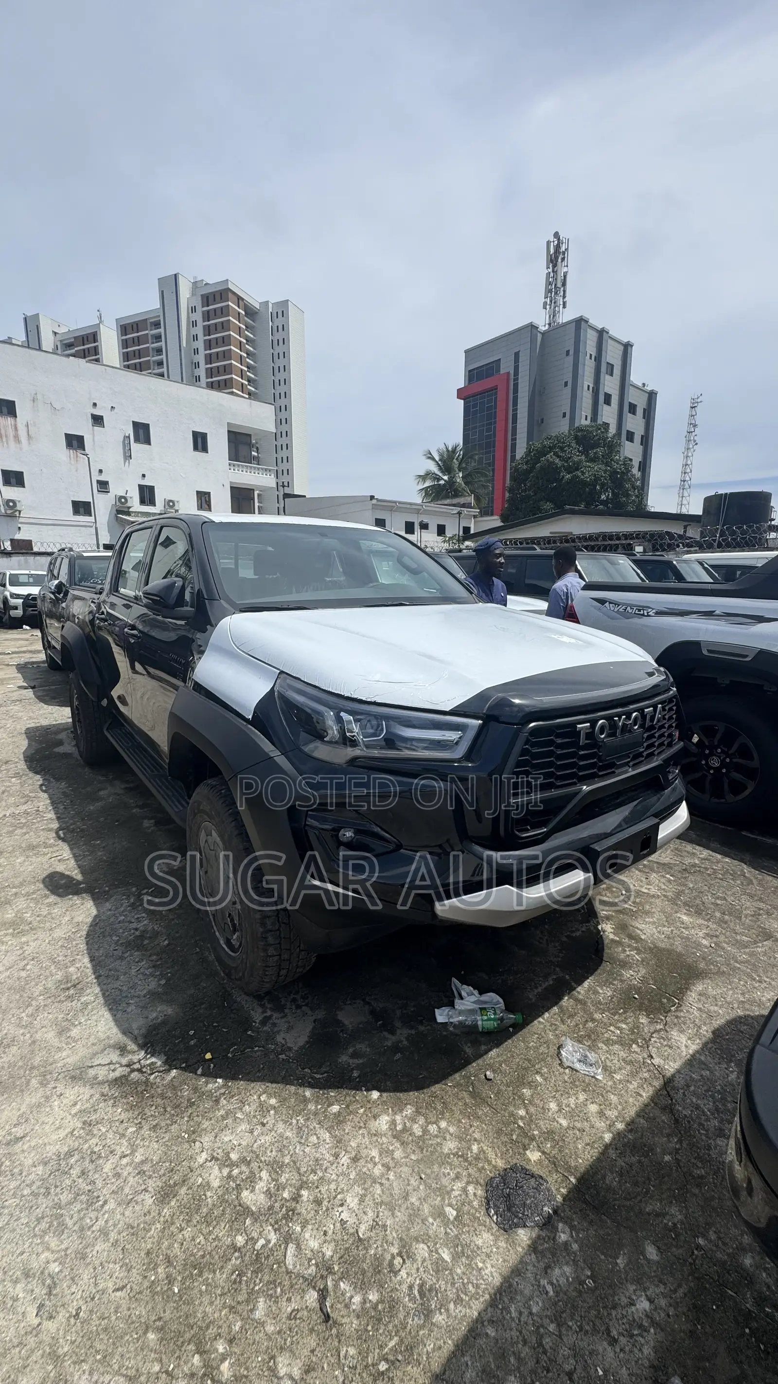 New Toyota Hilux 2024 Black
