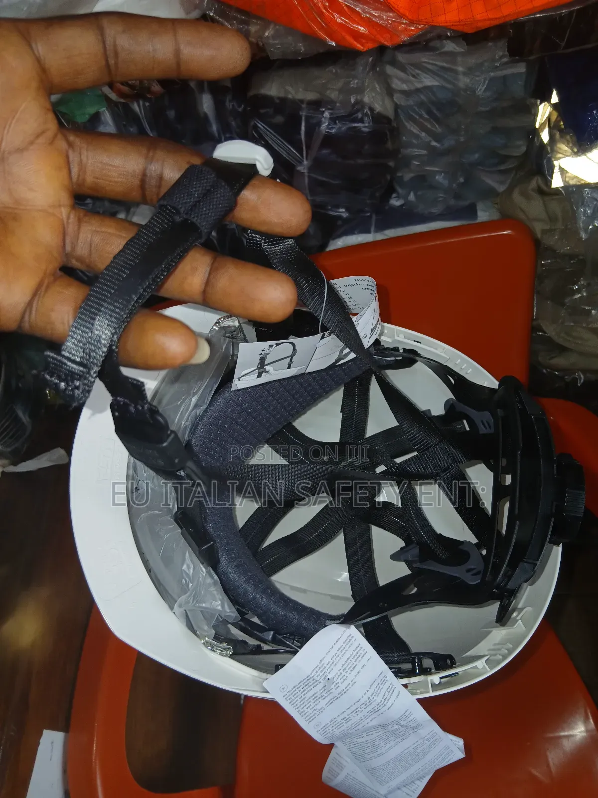 Totalenergies 4-strip Helmet