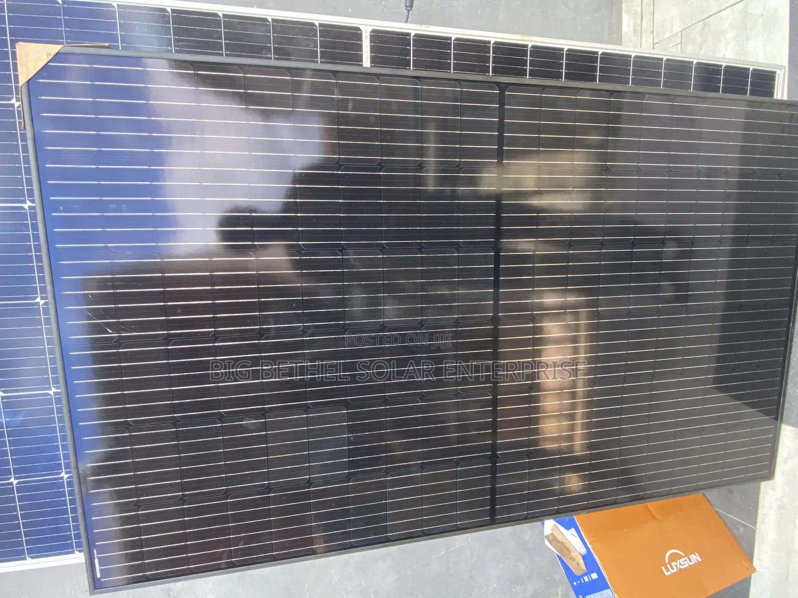 Longi 355w All Black Halfcult Cells Solar Panels