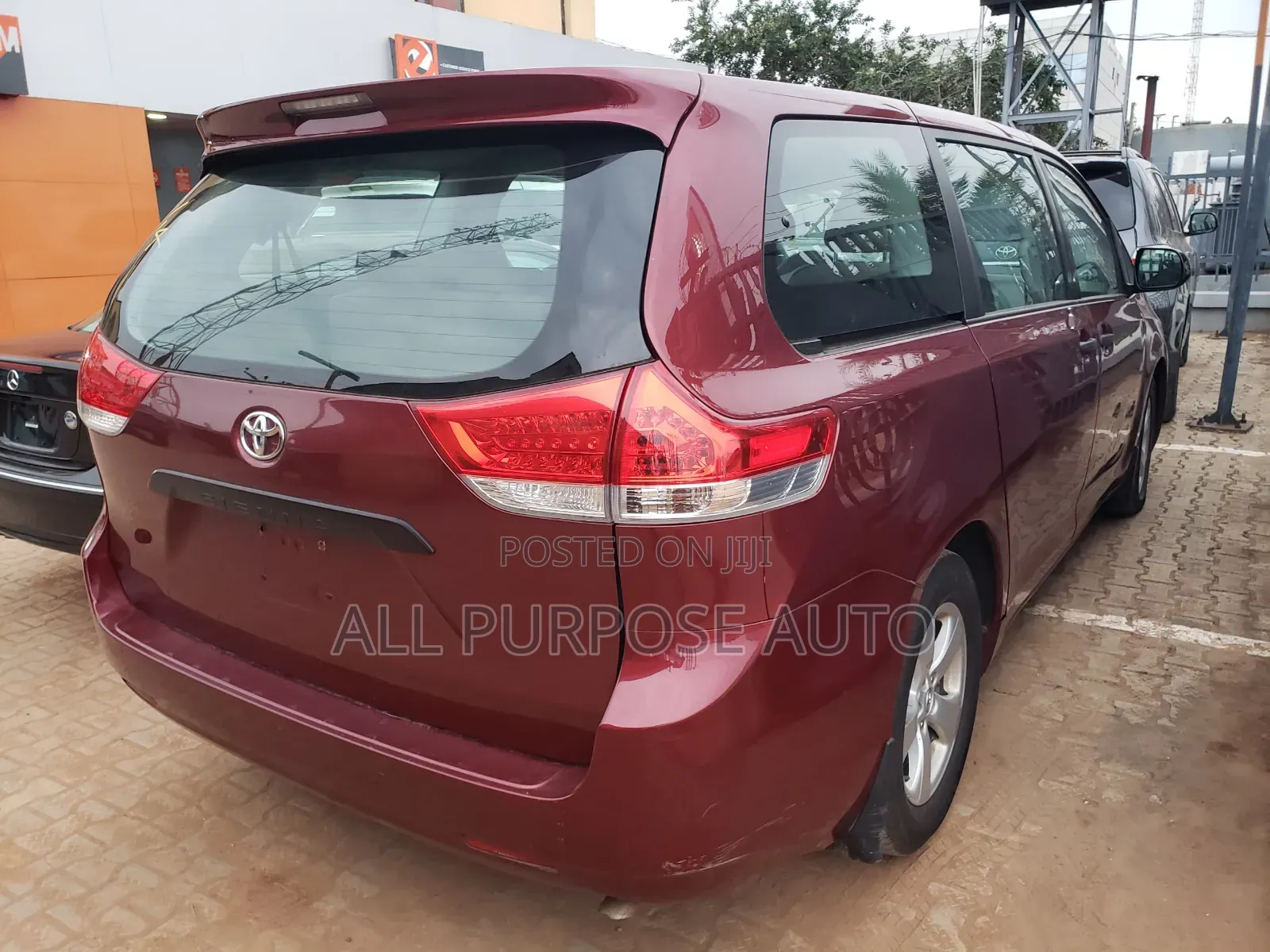 Toyota Sienna LE 7-Passenger 4dr Minivan AWD (3.5L 6cyl 6A) 2015 Red