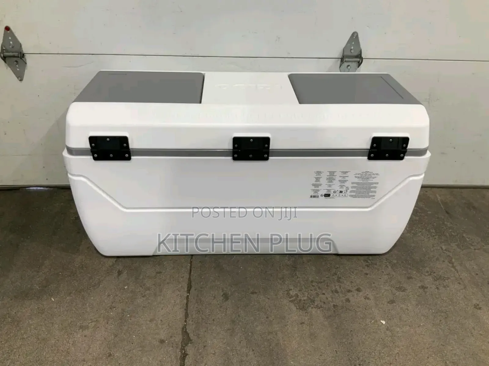 Igloo 165 Quart Maxcold Chest Ice Cooler With Butterfly Access Hatch,