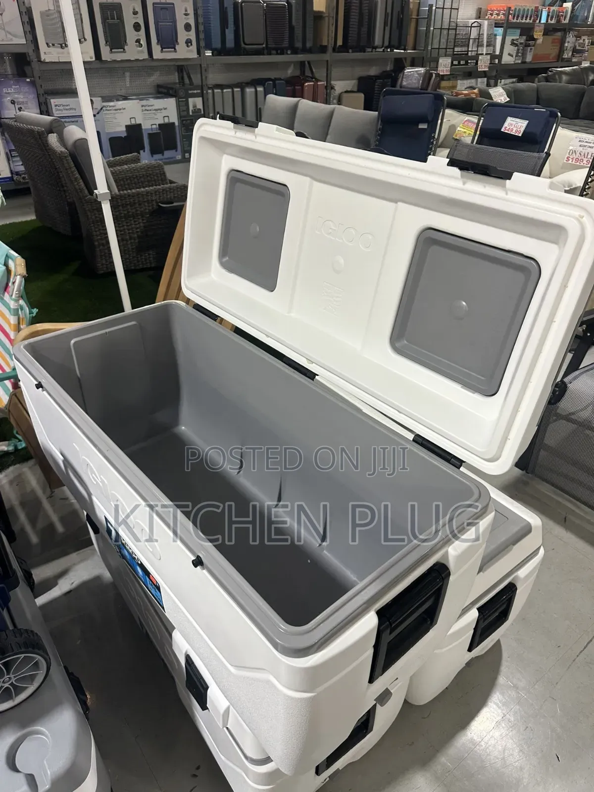 Igloo 165 Quart Maxcold Chest Ice Cooler With Butterfly Access Hatch,