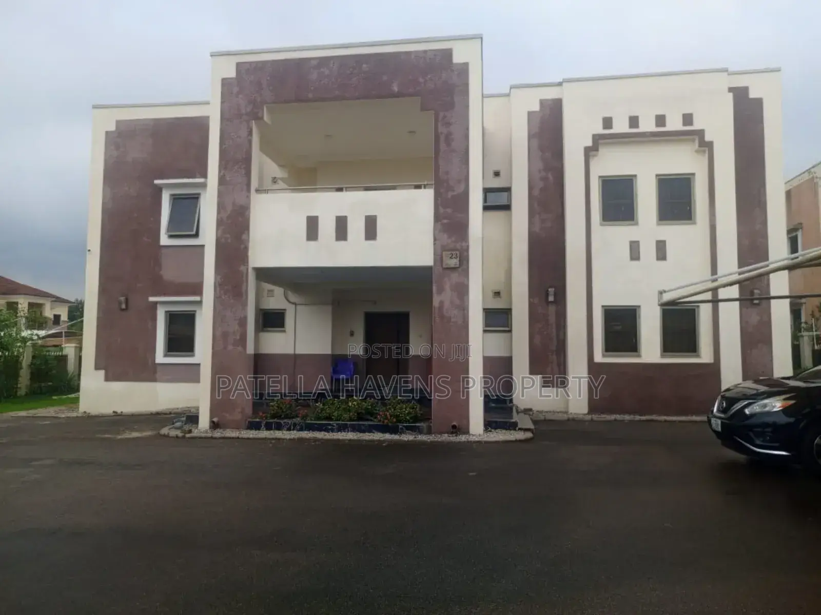 5bdrm Duplex in Kado for sale
