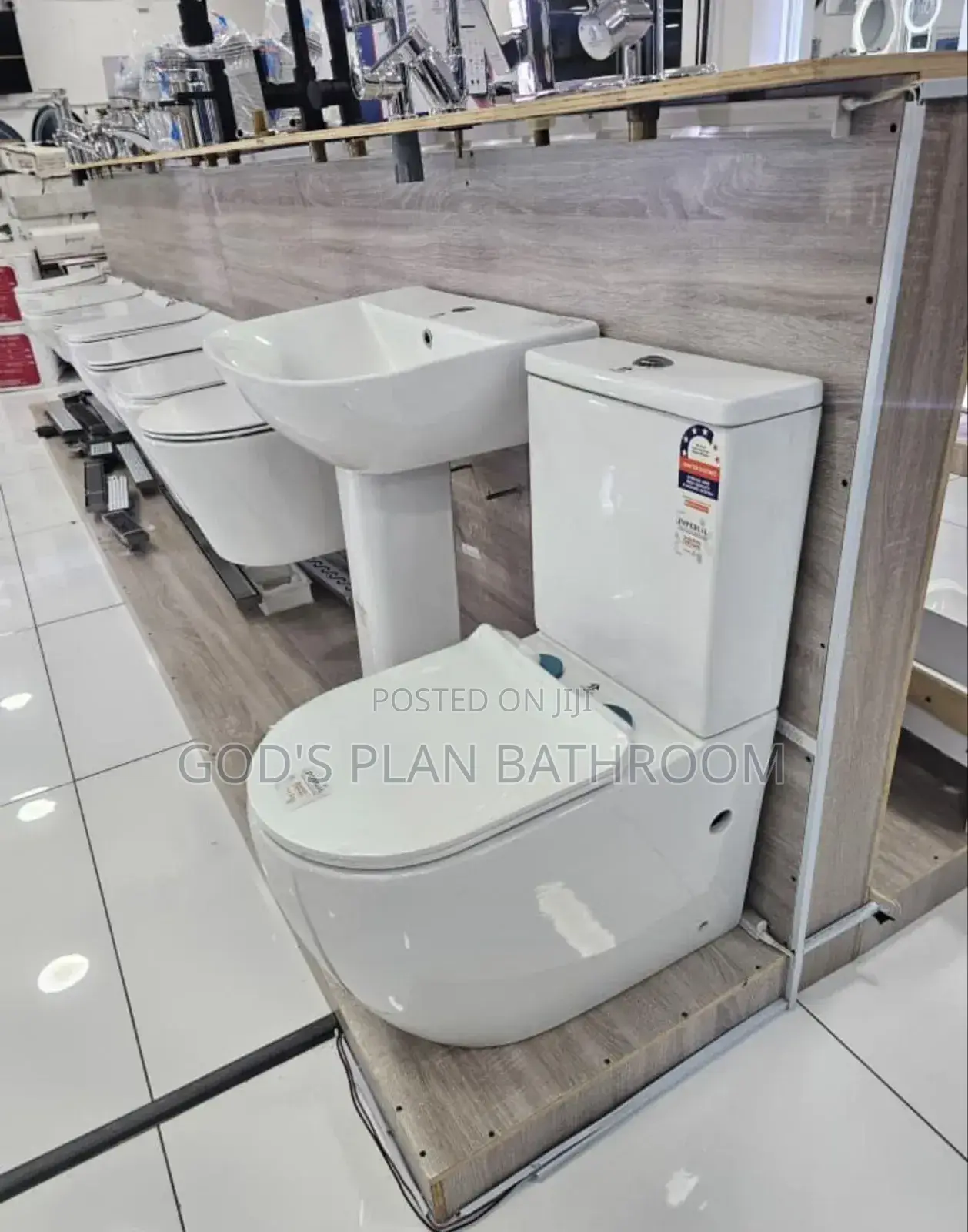 Executive England Watercloset With Basin