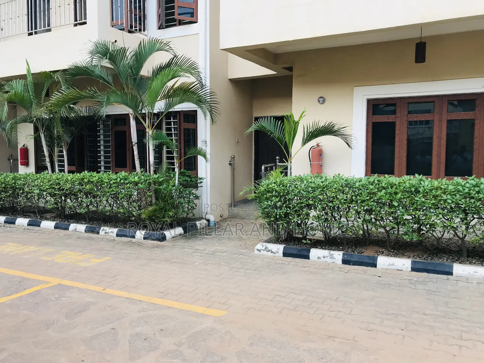 4bdrm Townhouse / Terrace in Mabuchi, Mabushi for rent