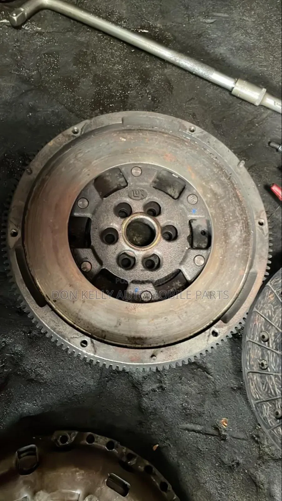 Passat, Tiguan, and Jetta Clutch Clutch Disc Plate and Flywheel
