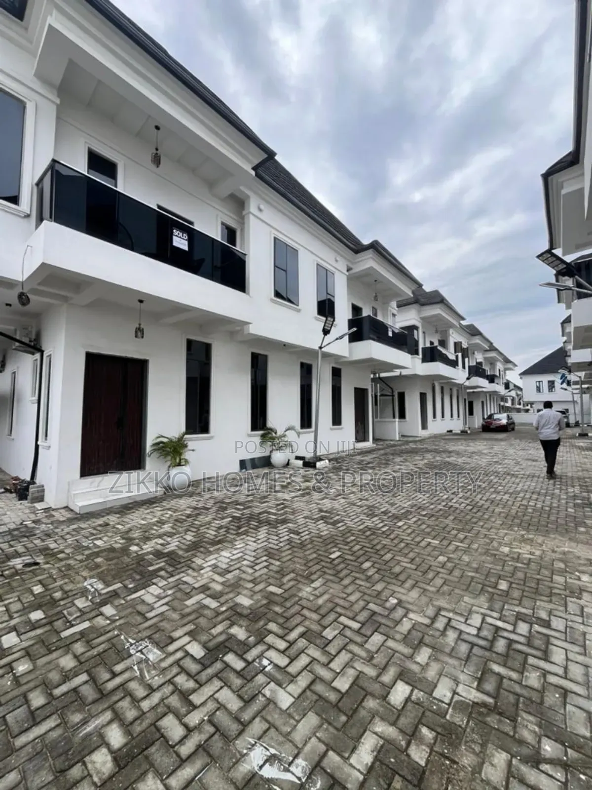 4bdrm Duplex in Orchid Road, Lekki for sale