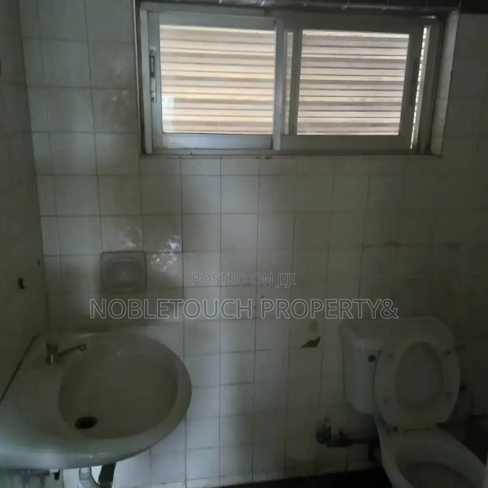 13 Floors High Rise Tower for Sale in Surulere