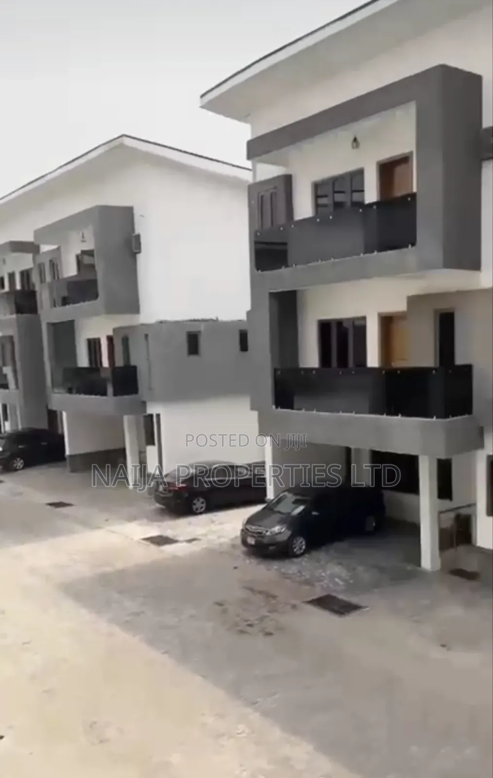 4bdrm Maisonette in Chisco-Ikate, Lekki for sale