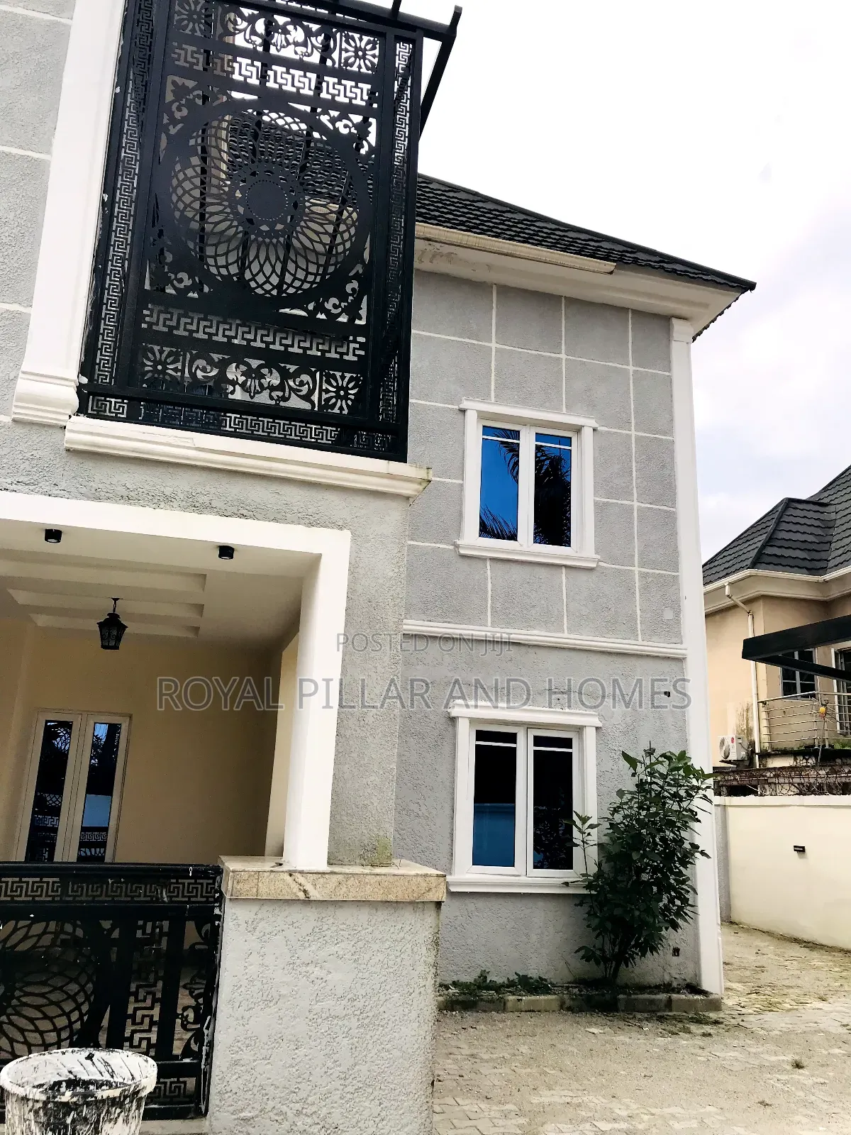6bdrm Duplex in Work And Housing for sale