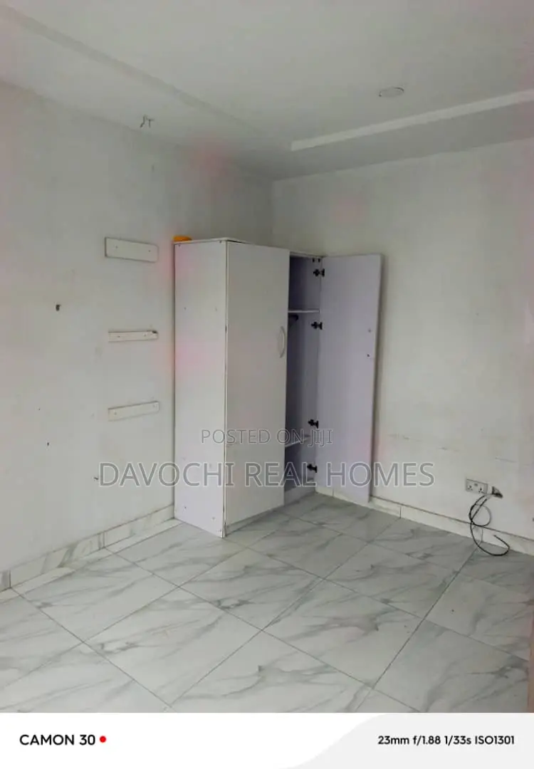 2bdrm Apartment in Orchid Road, Lekki Phase 2 for rent