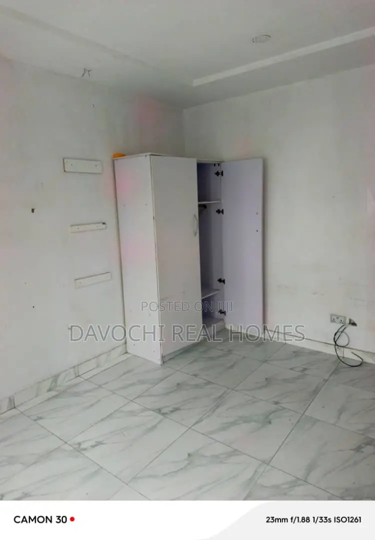 2bdrm Apartment in Orchid Road, Lekki Phase 2 for rent