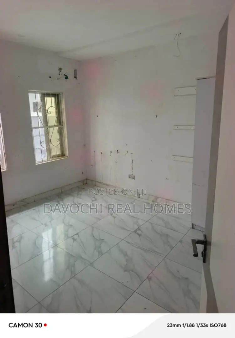 2bdrm Apartment in Orchid Road, Lekki Phase 2 for rent