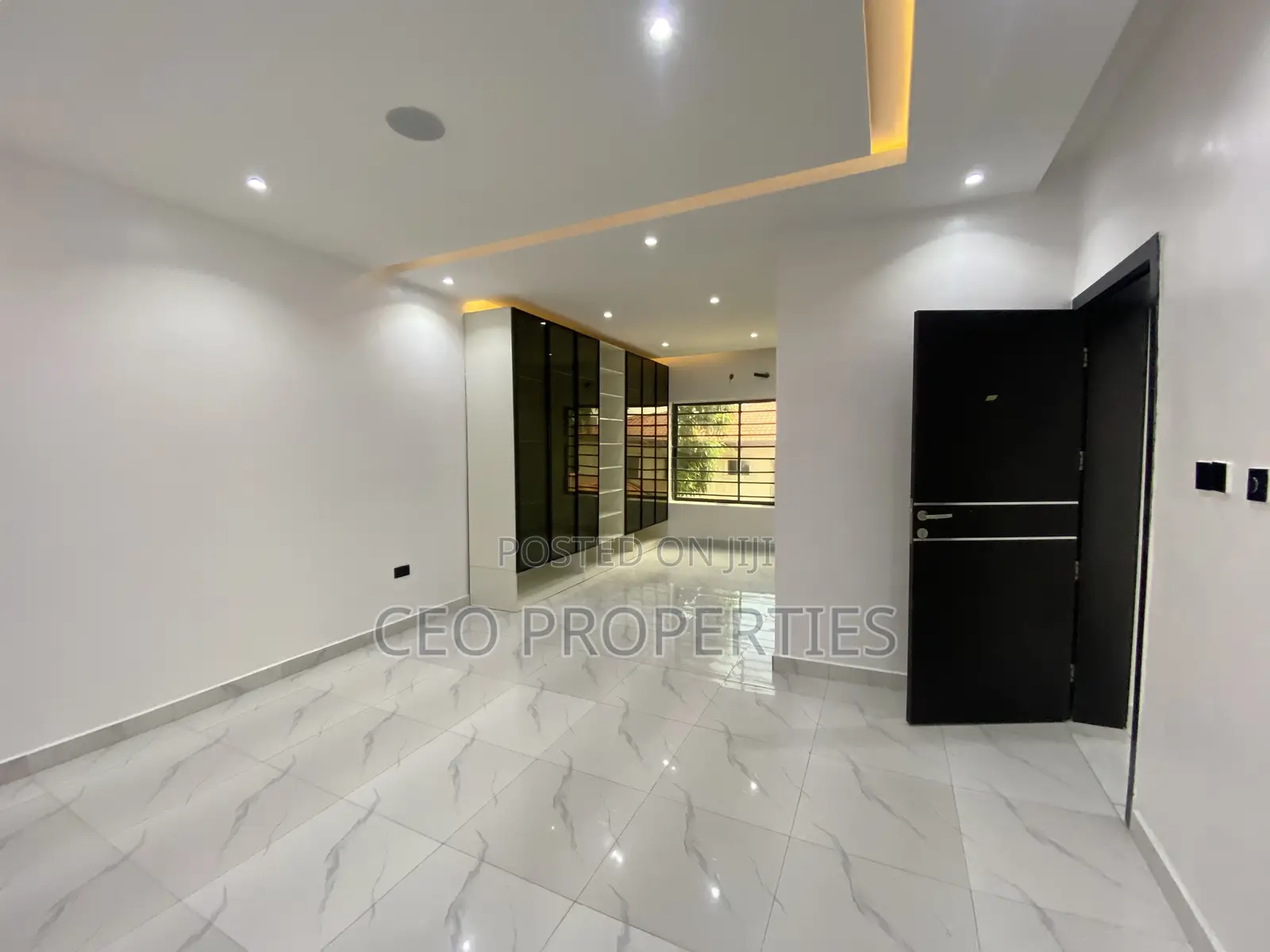 3bdrm Block of Flats in Off Admiralty Way, Lekki Phase 1 for sale