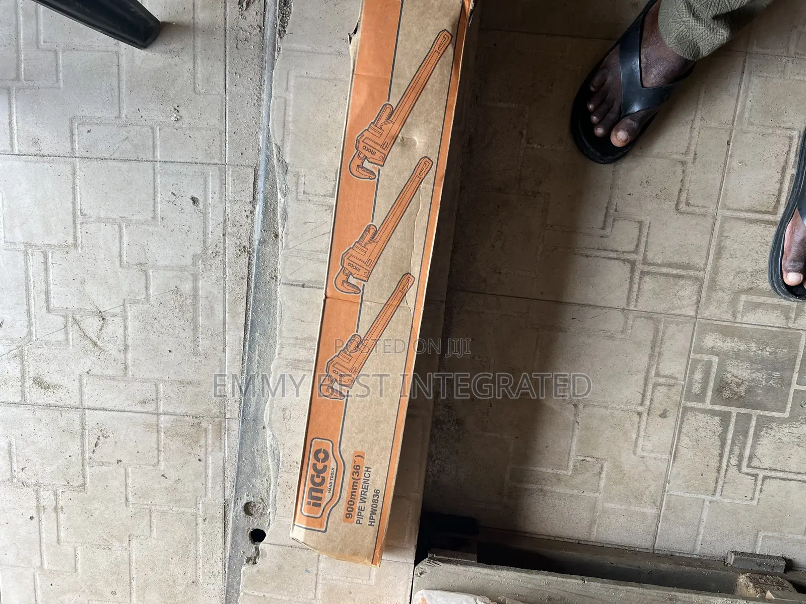Ingco 36-Inch (900mm) Pipe Wrench