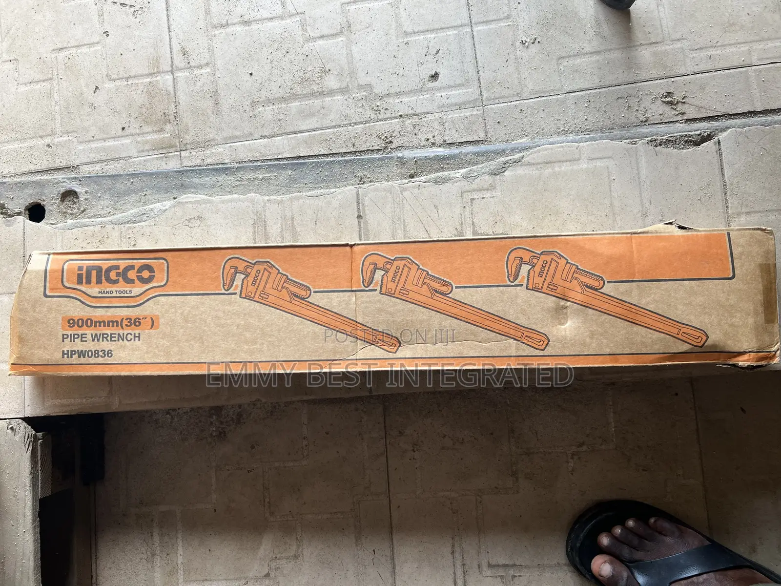 Ingco 36-Inch (900mm) Pipe Wrench