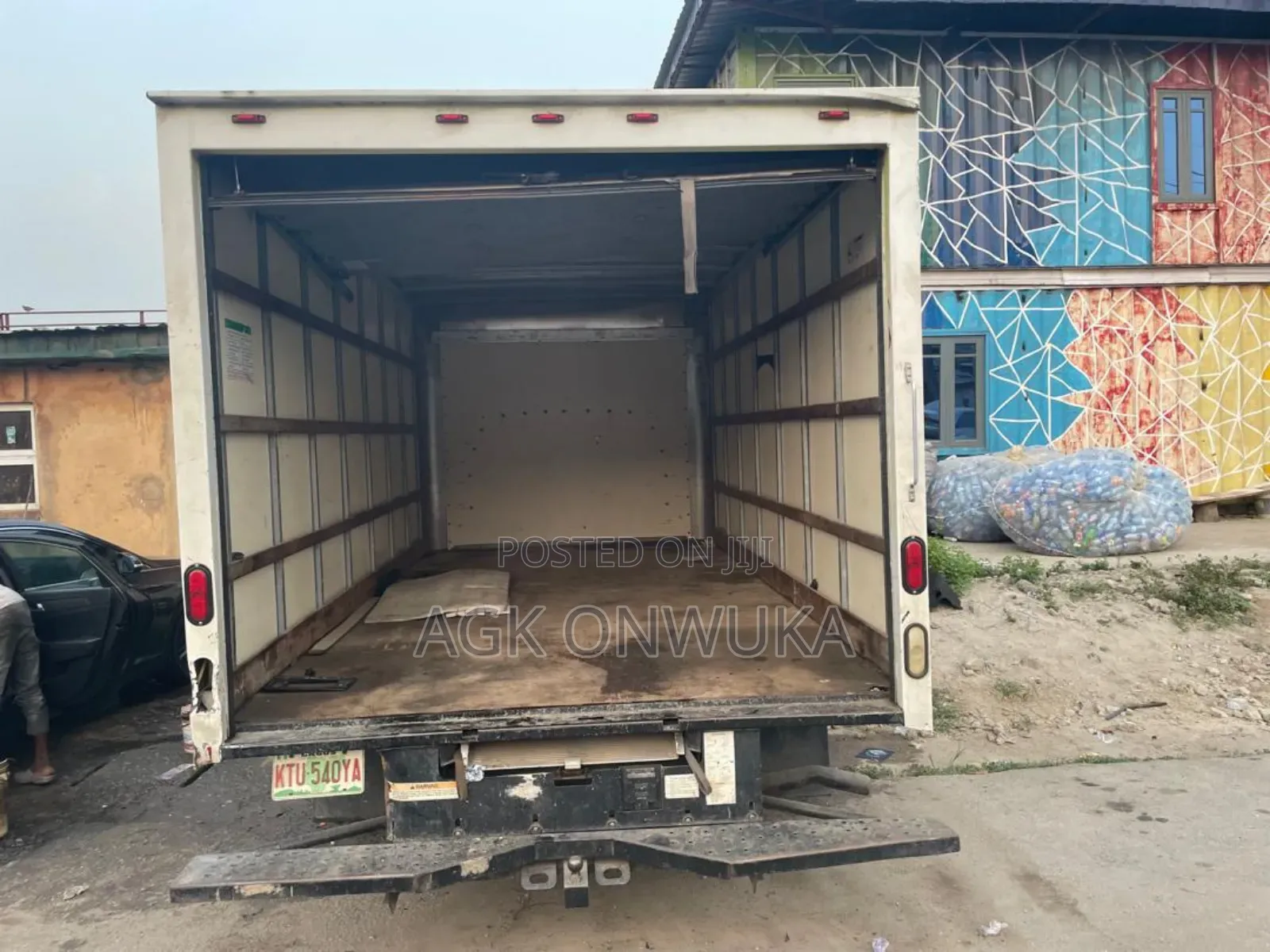 GMC Savana 3500 Cubic Van 2014 Gray