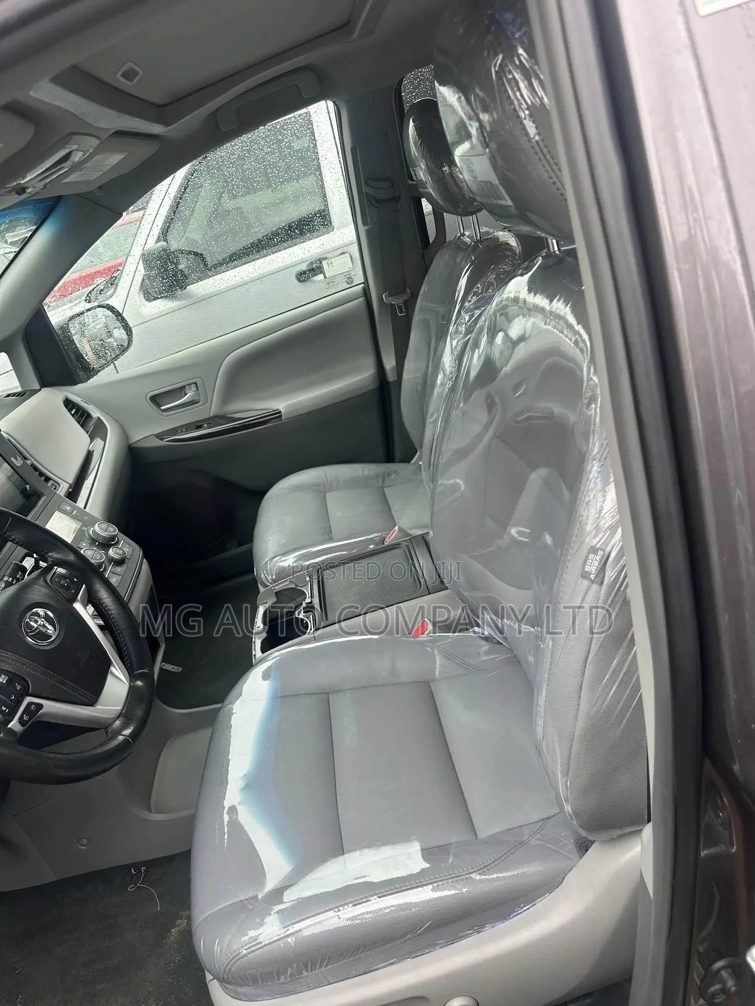 Toyota Sienna XLE Premium 8-Passenger 4dr Minivan (3.5L 6cyl 6A) 2015