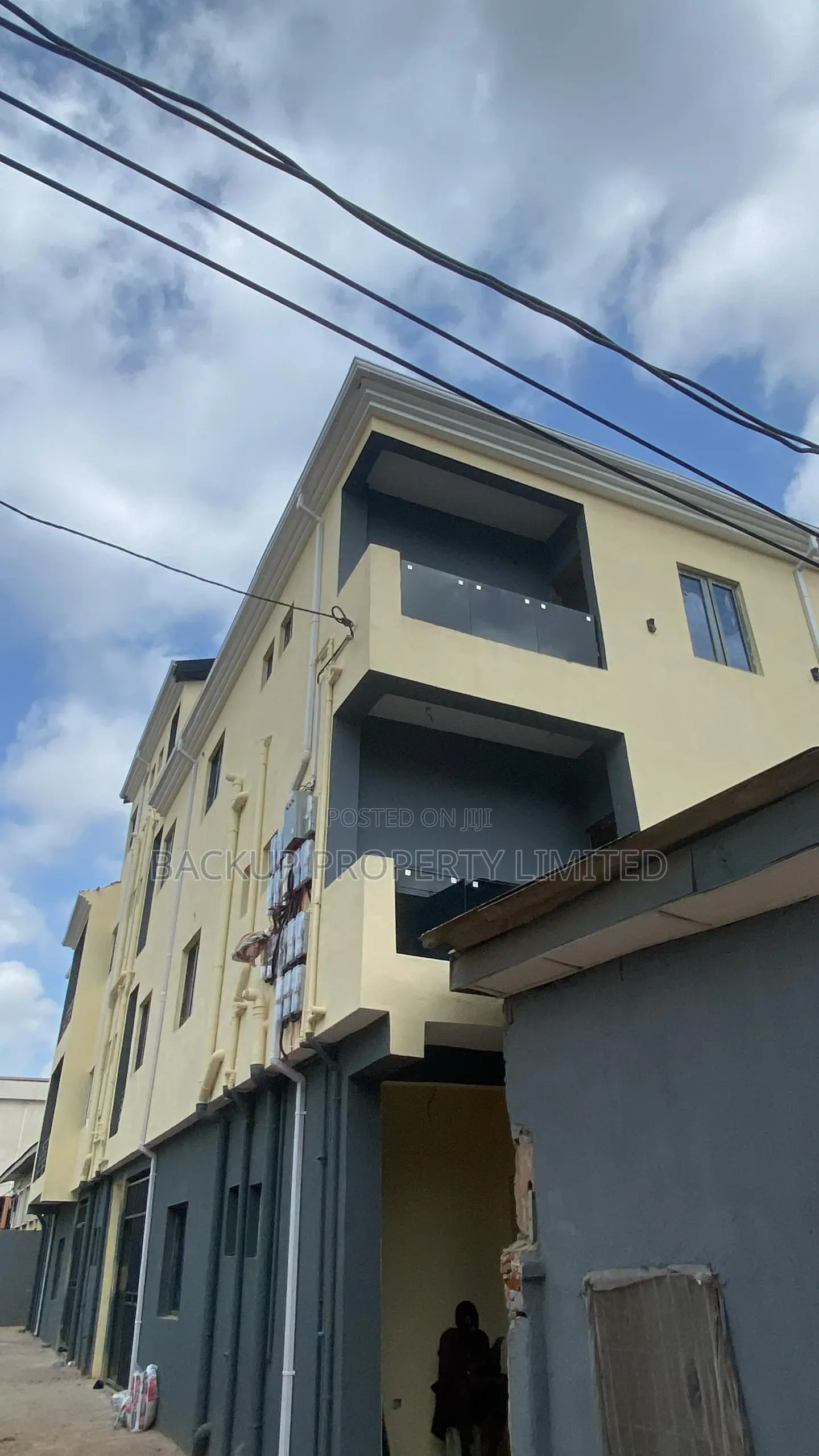 Mini Flat in Alagomeji for sale