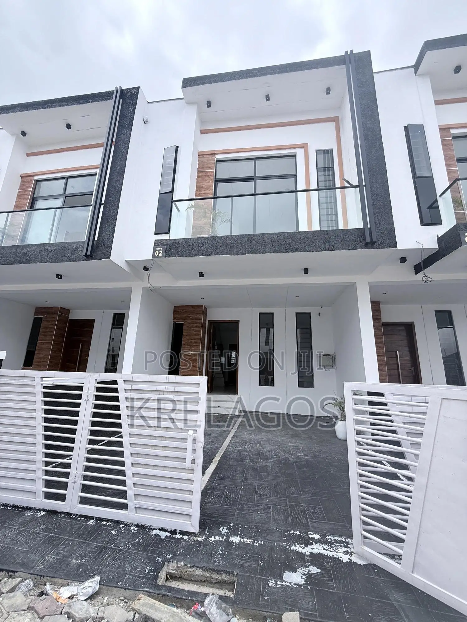 4bdrm Duplex in Ikota for sale