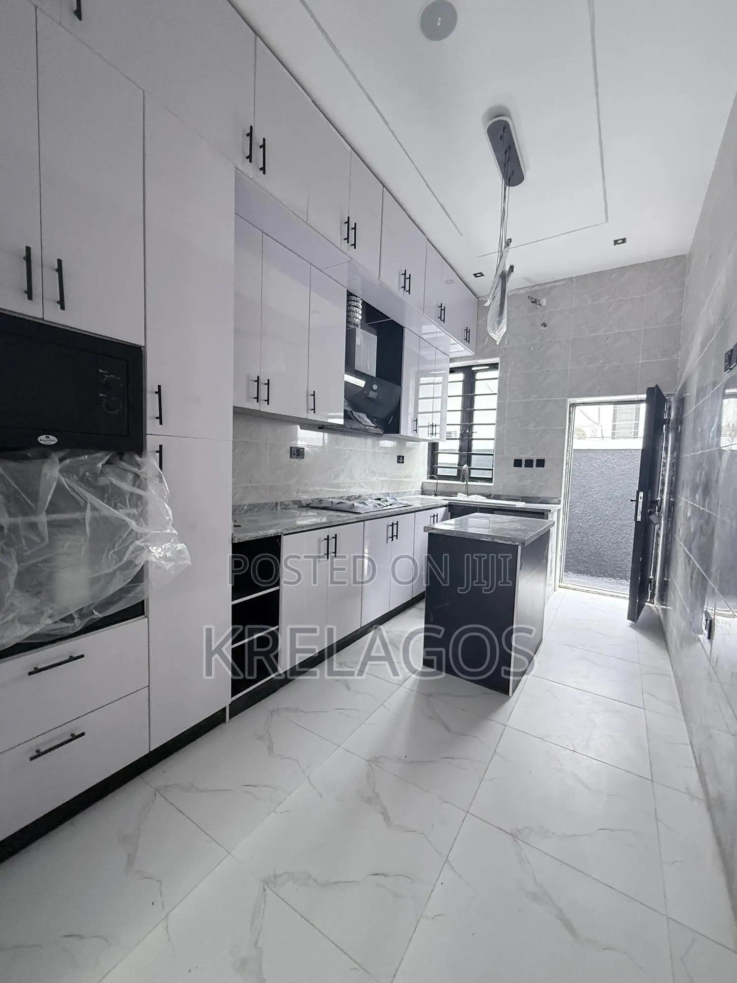 4bdrm Duplex in Ikota for sale