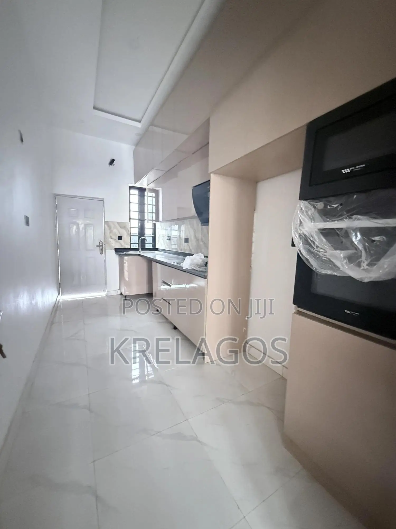 3bdrm Duplex in Ikota for sale