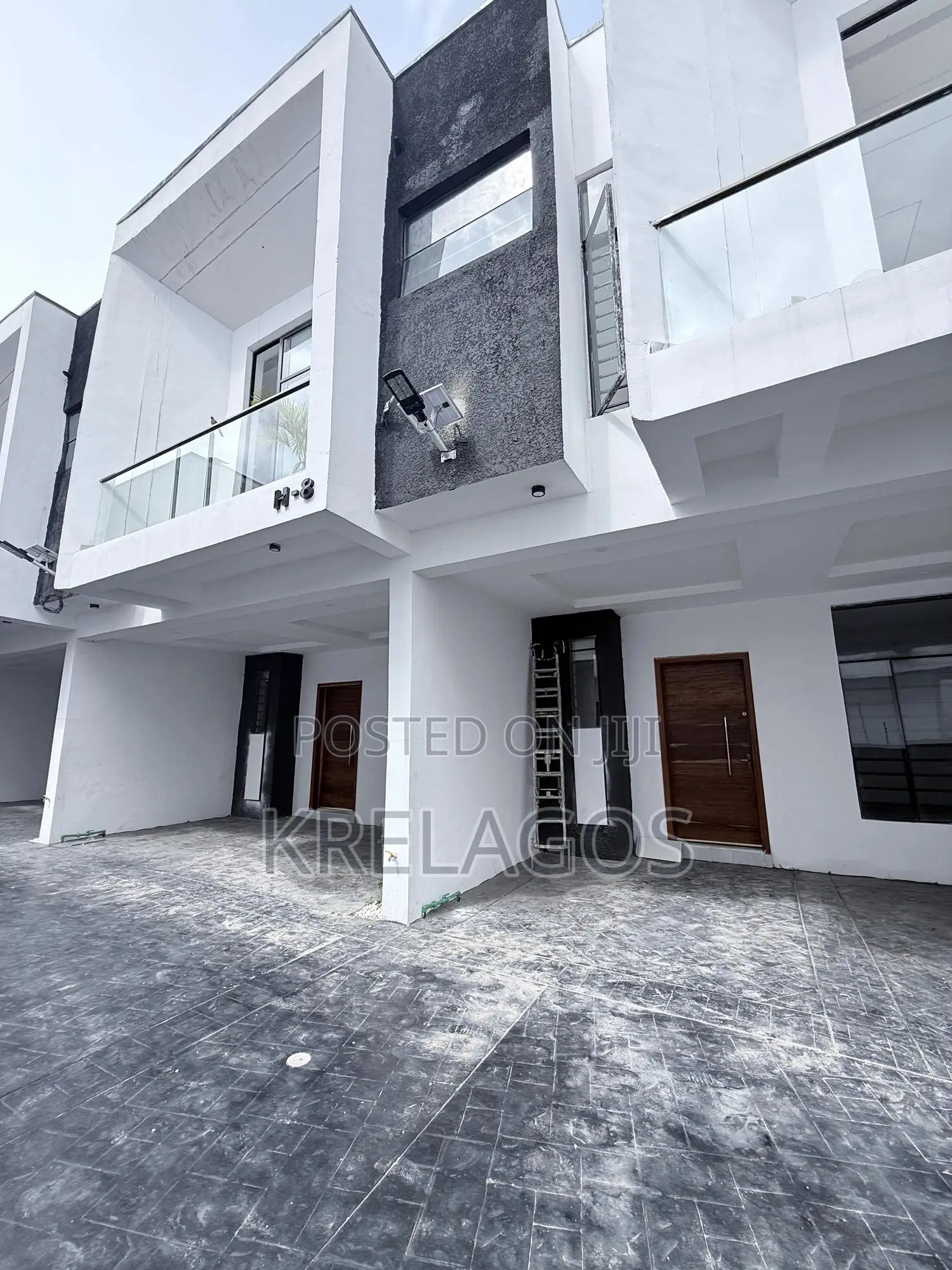 3bdrm Duplex in Ikota for sale