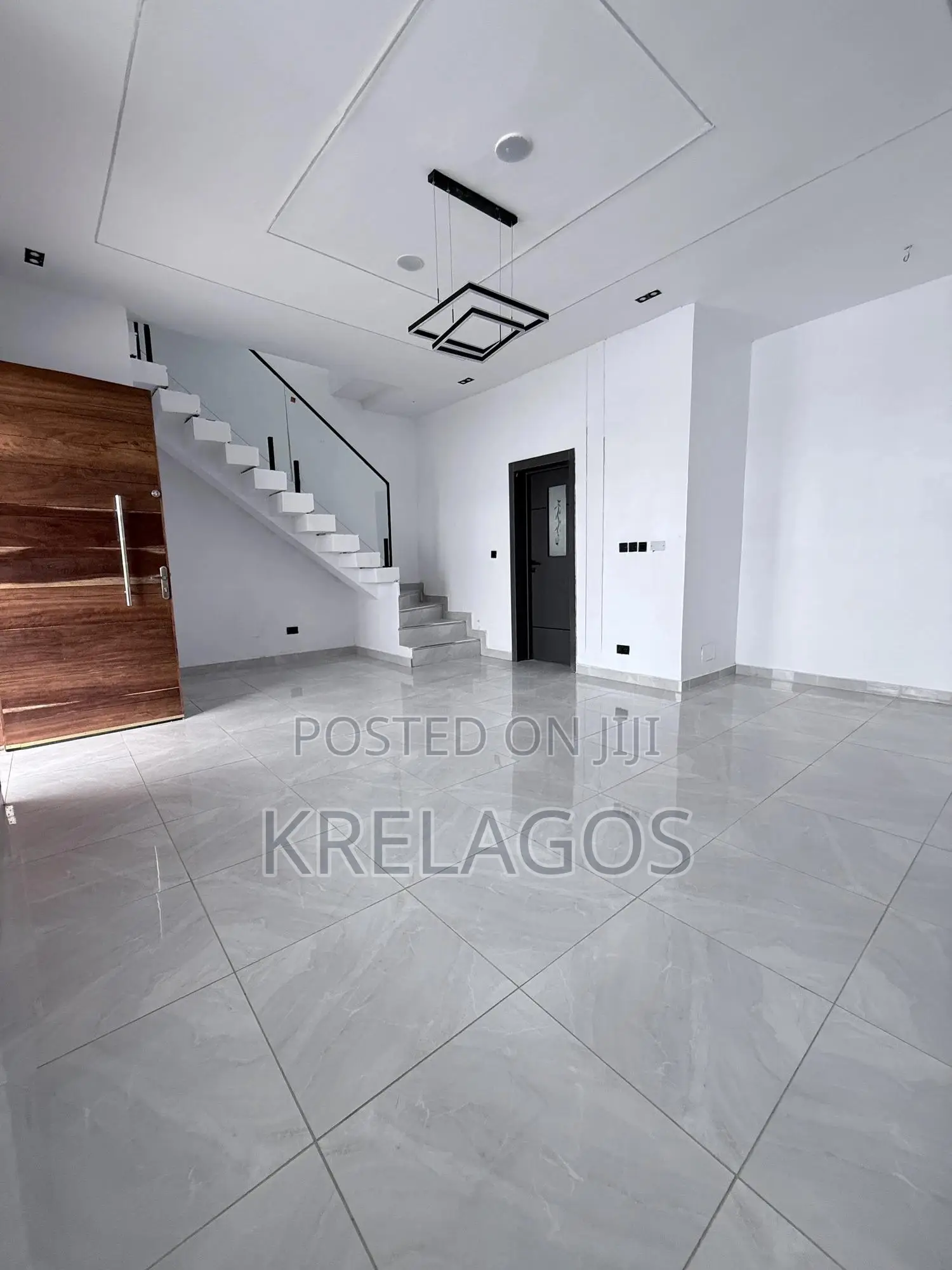3bdrm Duplex in Ikota for sale