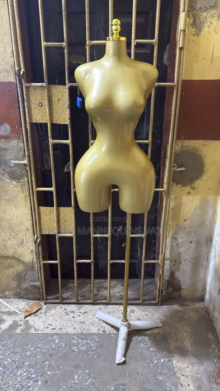 High Quality Bbl Gold Female Torso