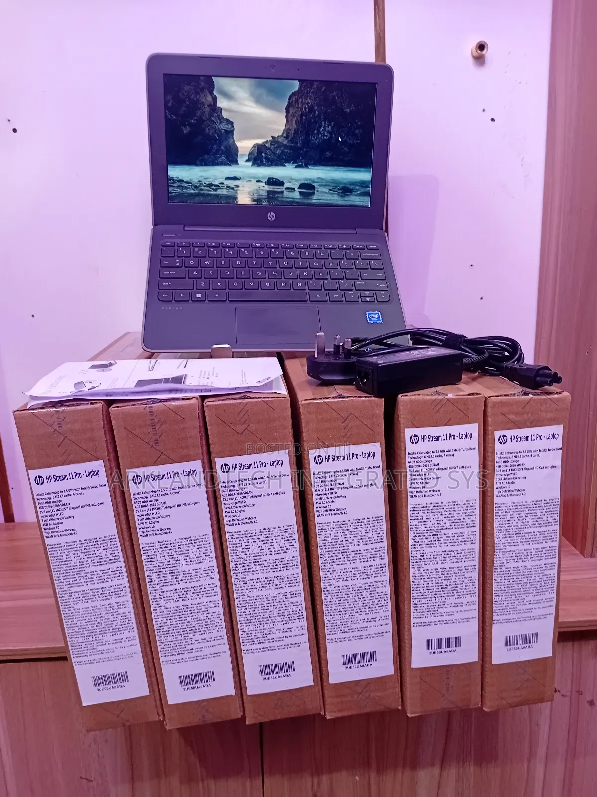 New Laptop HP Stream 11 4GB Intel Celeron SSD 72GB